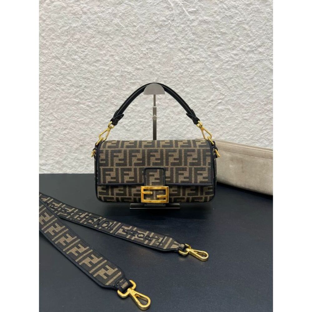 Fendi Women Pre-Loved Bag Very Good Condition